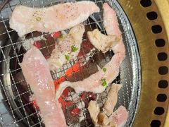 -山川小町·极番烧肉(新地假日广场店)
