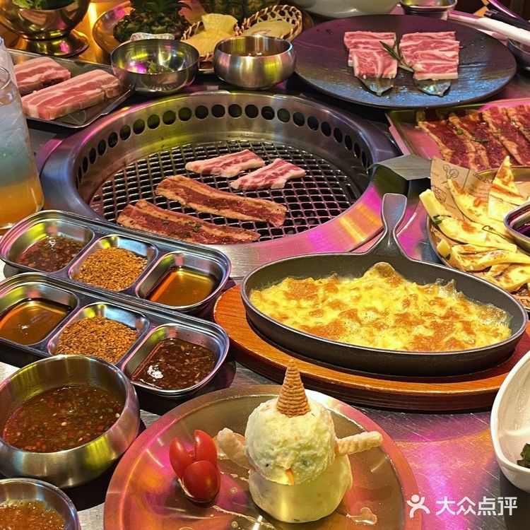 杭州|站着吃烤肉新派韩式烤肉假装在  和姐妹去湖滨银