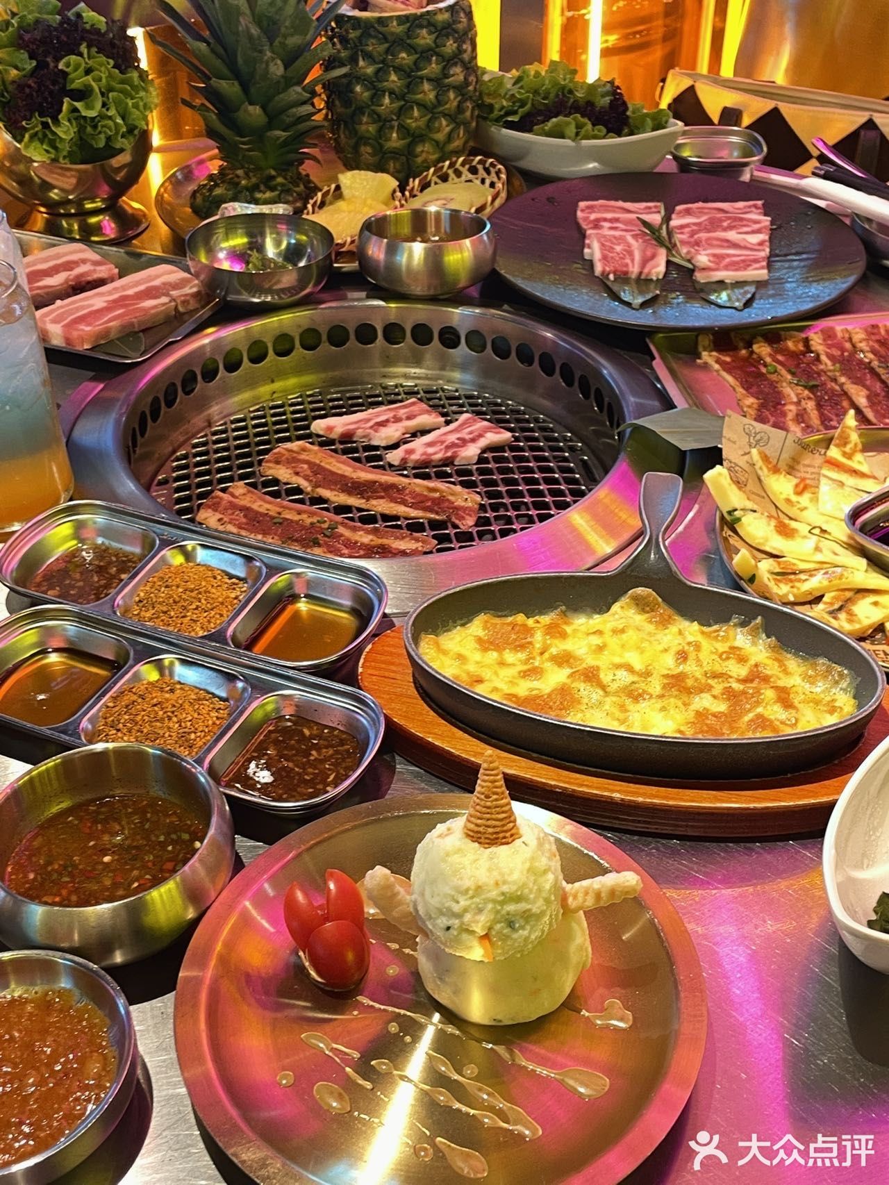 杭州|站着吃烤肉新派韩式烤肉假装在  和姐妹去湖滨银