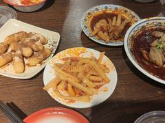 -爆炸头阿姨小四川正宗川味小吃(无任何分店)