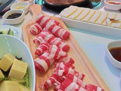 -洪氏嗨捞·广东猪肚鸡·椰子鸡火锅(西咸万象城店)