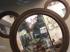 -莓园冰淇淋店