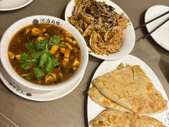 胡辣汤-河沿肉饼Beijing Pie(锡拉胡同店)