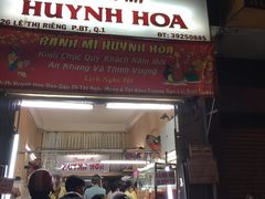 -Bánh Mì Huynh Hoa