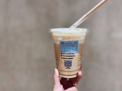 -瑞幸咖啡(岳家嘴地铁站店)