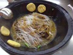 大公鸡炖锅-屯老二农家铁锅炖·行业领军者(梅江店)