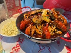 -肥肥虾庄·金牌油焖大虾(汉街SKP店)
