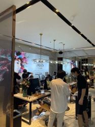 -罗亚帝造型·烫发染发