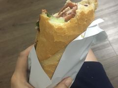 -Bánh Mì Huynh Hoa