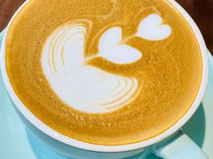 拿铁咖啡-Fridi Patisserie Cafe