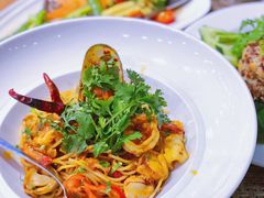 -Chom Cafe and Restaurant