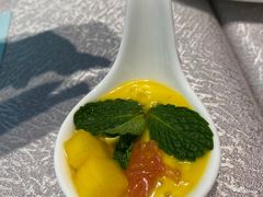 -亚洲国际大酒店·云顶阁旋转自助餐厅