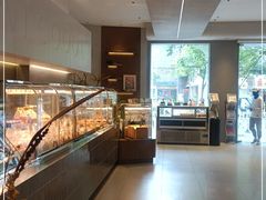 面包甜点陈列柜-烫面包·面包烘焙(绿地缤纷城店)