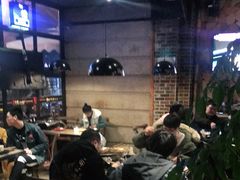 大堂-何师烧烤·香辣蟹·川菜·30年老品牌(太古里旗舰店)
