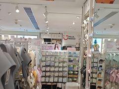 -名创优品(北京新中关购物中心地铁层店)