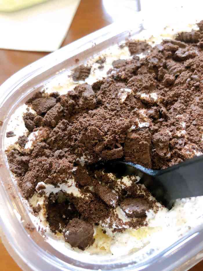 浮岛甜品-"晚上快十一点想到忘记订蛋糕 紧急找老板娘.