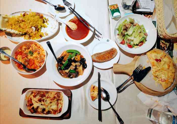 伯顿西餐厅(凤岗花园店)-"[薄荷]环境:环境还是很不错的,就是灯.