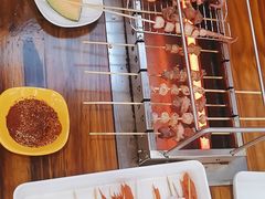-哈尔滨小酒馆·鲜肉现穿自助烧烤(康新花园店)