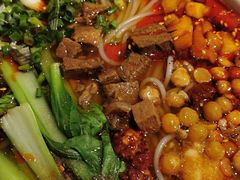 -爆炸头阿姨小四川正宗川味小吃(无任何分店)