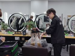 -藤野造型烫染·漂发