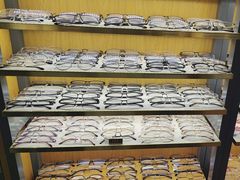 -优医视平价眼镜蔡司依视路折扣工厂店(十里堡店)