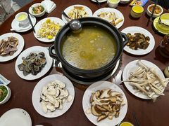 -菌之家·专业纯野生菌火锅·特色炒菌