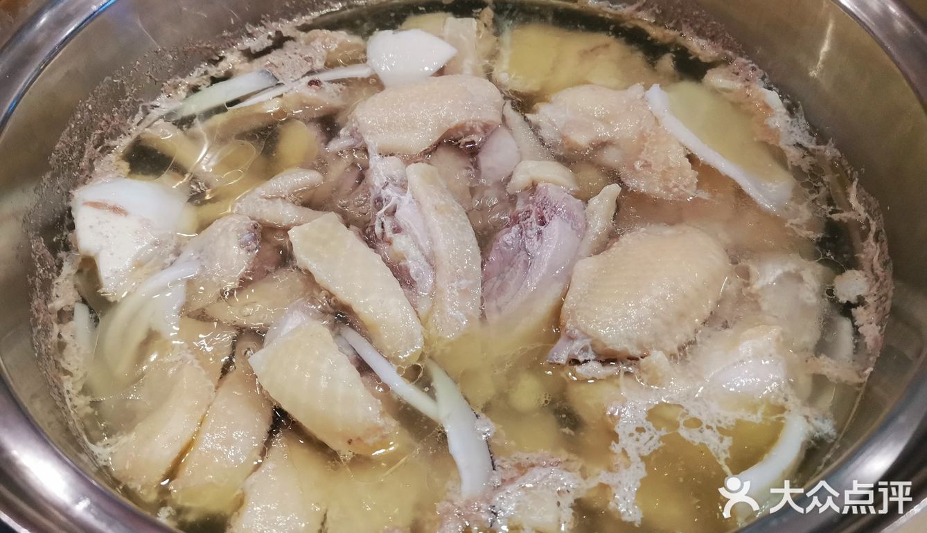 呈贡七彩｜货真价实椰子鸡！