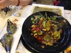 -虾弄弄海派小龙虾·牛羊蝎子火锅