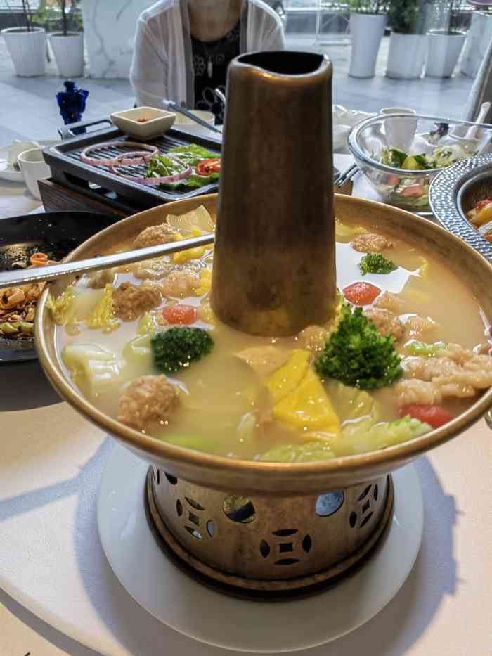 大秦小宴·臻品西北(万象城店)-"[薄荷]环境:环境还是不错 不算太中心
