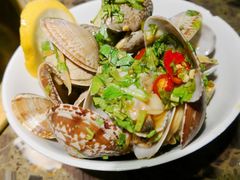 -沪小二炭火蛙锅(淮海中路美食不夜城店)