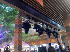 -瑞虹新天地月亮湾