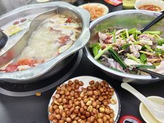 -周良天山牛杂城(天山路总店)