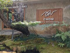 -Chom Cafe and Restaurant