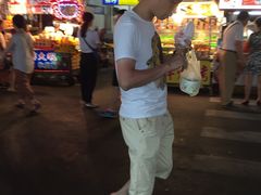-六合夜市