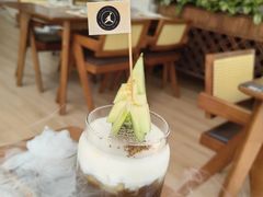 -Mark&Mars Restaurant