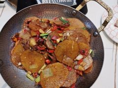 -阿瓦山寨·湘菜现炒·剁椒鱼头王(咸阳总店)