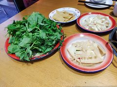 -郭婆婆疯子鸡·土货江湖菜馆