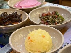 小菜拼盘-高基五春川炒鸡排 韩国料理(威海总店)