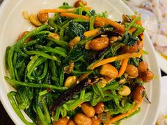 陈醋菠菜花生米-韩风烤牛肉冷面店