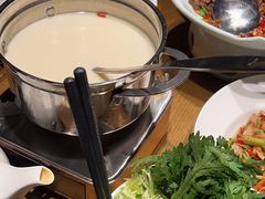 -爱碗亭·鲜炒湖南菜(壹城中心店)
