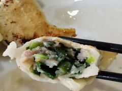 香煎鲜肉韭菜饺-芬芳甜品(东风西路店)