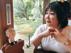 -Chom Cafe and Restaurant