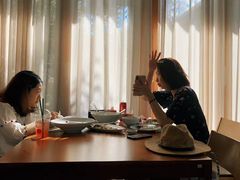 -Chom Cafe and Restaurant