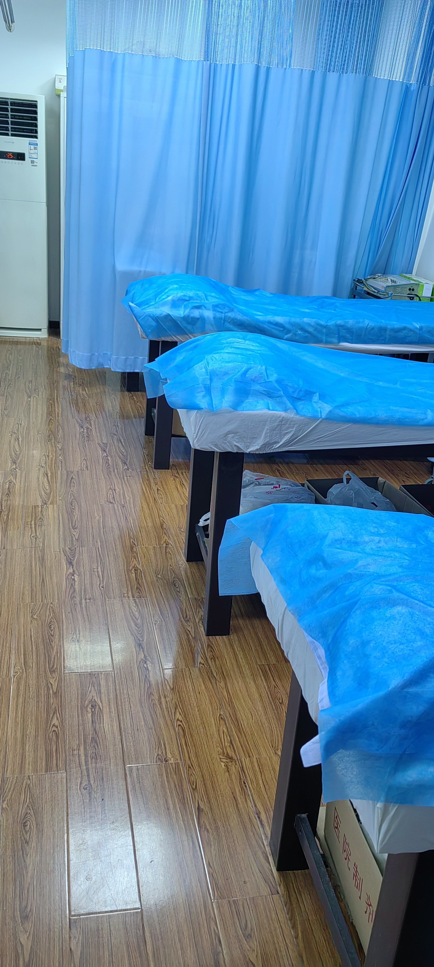 很特别的针灸团队