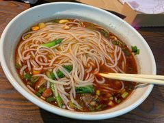 -爆炸头阿姨小四川正宗川味小吃(无任何分店)