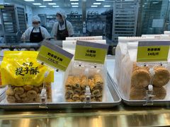 零售区-鲍师傅糕点(百盛西南商都店)