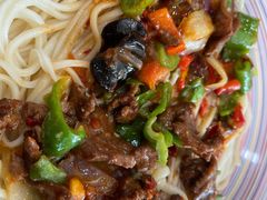 -歹歹的加个面过油肉拌面