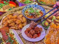 -爆炸头阿姨小四川正宗川味小吃(无任何分店)