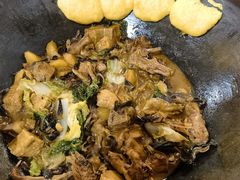 -粘豆包柴火铁锅炖