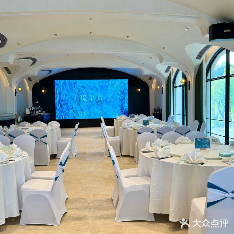 武汉东湖270°无边际湖景餐厅美到窒息🌊